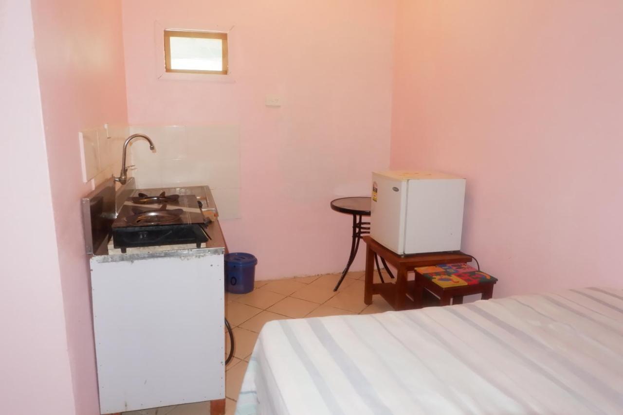 Bluepango Guest House Порт Вила Екстериор снимка