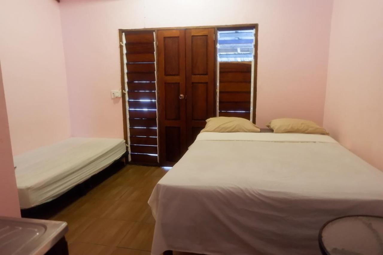 Bluepango Guest House Порт Вила Екстериор снимка