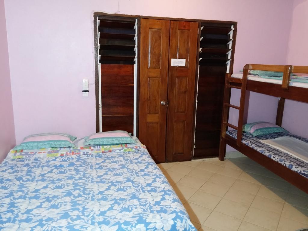 Bluepango Guest House Порт Вила Екстериор снимка