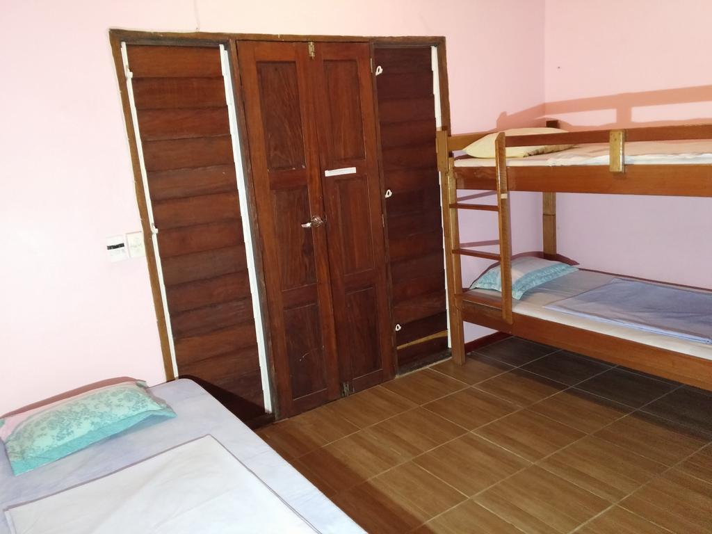 Bluepango Guest House Порт Вила Екстериор снимка