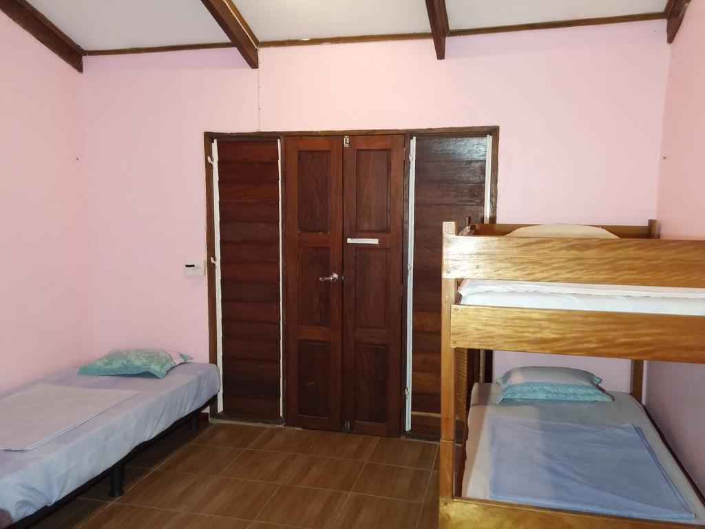 Bluepango Guest House Порт Вила Екстериор снимка